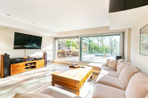 5 bedrooms apartment for sale in Barcelona, Catalonia, Spain № 1516 - photo 2
