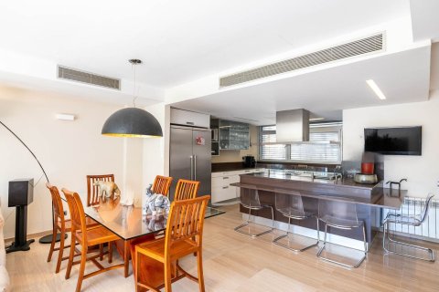 5 bedrooms apartment for sale in Barcelona, Catalonia, Spain № 1516 - photo 5