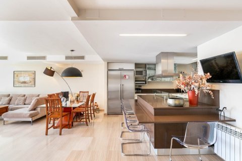 5 bedrooms apartment for sale in Barcelona, Catalonia, Spain № 1516 - photo 8