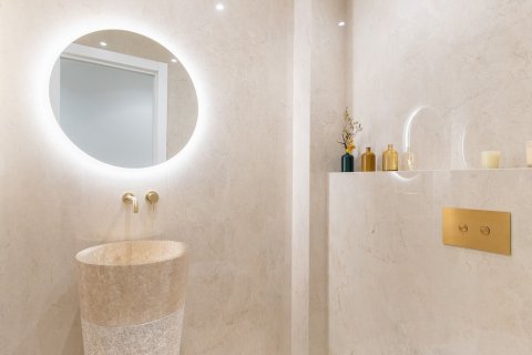Apartamento de 4 dormitorios en venta en Barcelona, Cataluña, Spain № 1515 - foto 30
