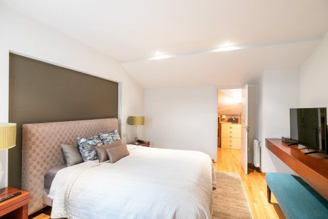 Apartamento de 4 dormitorios en venta en Barcelona, Cataluña, Spain № 1520 - foto 13