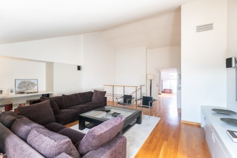 Apartamento de 4 dormitorios en venta en Barcelona, Cataluña, Spain № 1520 - foto 11