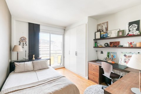 Apartamento de 4 dormitorios en venta en Barcelona, Cataluña, Spain № 1520 - foto 20