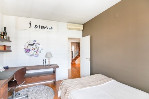 Apartamento de 4 dormitorios en venta en Barcelona, Cataluña, Spain № 1520 - foto 22