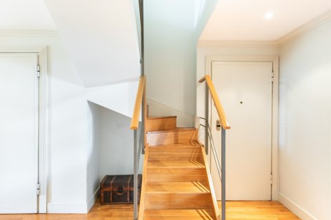 Apartamento de 4 dormitorios en venta en Barcelona, Cataluña, Spain № 1520 - foto 12
