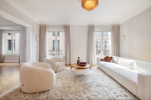 Apartamento de 3 dormitorios en venta en Barcelona, Cataluña, Spain № 1519