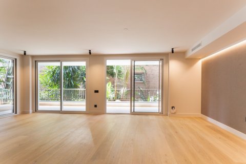 5 bedrooms apartment for sale in Barcelona, Catalonia, Spain № 1518 - photo 2