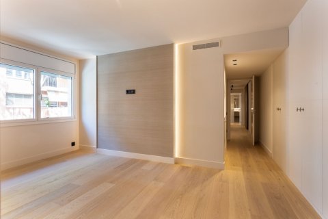 5 bedrooms apartment for sale in Barcelona, Catalonia, Spain № 1518 - photo 25