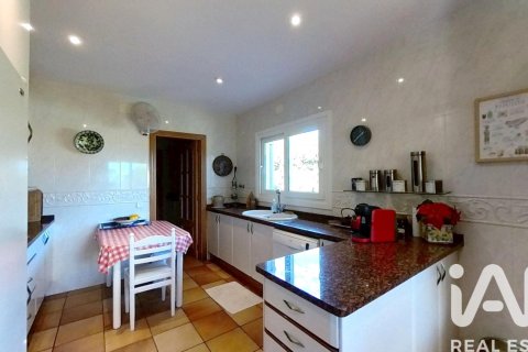 Купить дом в Ла-Бисбаль-дель-Пенедес, Испания с 5 спален, 633м², № 4756 - фото 13