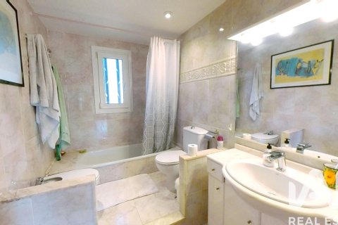 Купить дом в Ла-Бисбаль-дель-Пенедес, Испания с 5 спален, 633м², № 4756 - фото 23