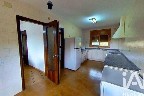 Сasa de 3 dormitorios en venta en Valls, Tarragona, Cataluña, Spain № 4752 - foto 9
