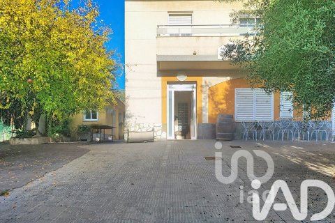 Сasa de 7 dormitorios en venta en Vilanova i la Geltrú, Barcelona, Cataluña, Spain № 4751 - foto 9