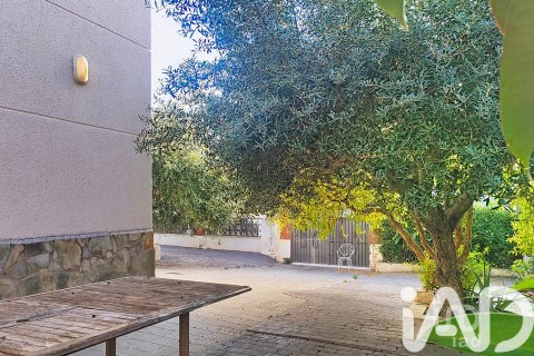 Сasa de 7 dormitorios en venta en Vilanova i la Geltrú, Barcelona, Cataluña, Spain № 4751 - foto 6