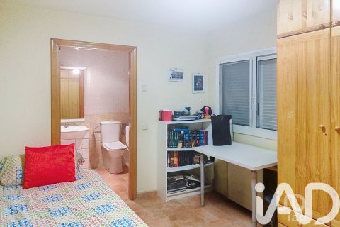 Сasa de 7 dormitorios en venta en Vilanova i la Geltrú, Barcelona, Cataluña, Spain № 4751 - foto 17