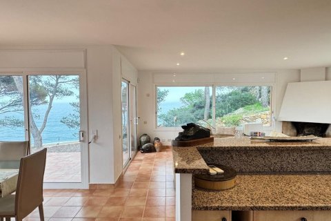 Сasa de 4 dormitorios en venta en Begur, Gerona, Cataluña, Spain № 7088 - foto 5