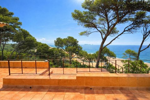 Сasa de 4 dormitorios en venta en Begur, Gerona, Cataluña, Spain № 7088 - foto 28