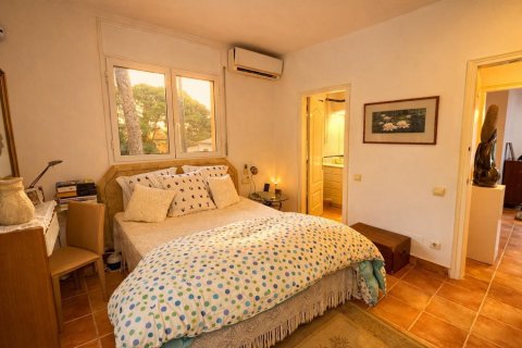 Сasa de 4 dormitorios en venta en Begur, Gerona, Cataluña, Spain № 7088 - foto 15