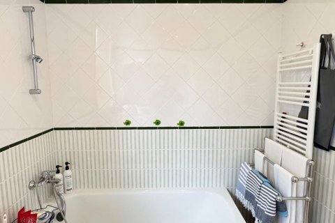 Сasa de 4 dormitorios en venta en Begur, Gerona, Cataluña, Spain № 7088 - foto 9