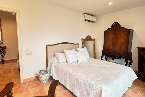 Сasa de 4 dormitorios en venta en Begur, Gerona, Cataluña, Spain № 7088 - foto 6