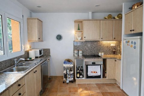 Сasa de 4 dormitorios en venta en Begur, Gerona, Cataluña, Spain № 7088 - foto 4