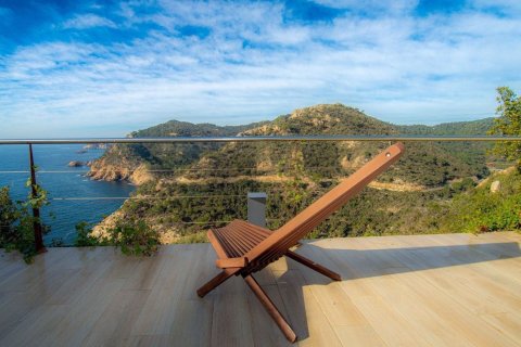Сasa de 5 dormitorios en venta en Tossa de Mar, Gerona, Cataluña, Spain № 7086 - foto 30