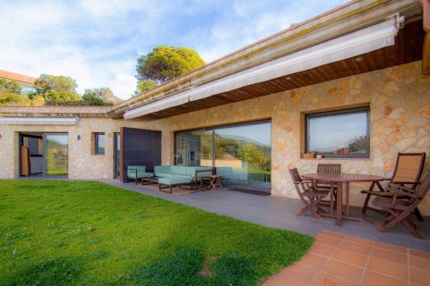 Сasa de 5 dormitorios en venta en Tossa de Mar, Gerona, Cataluña, Spain № 7086 - foto 24