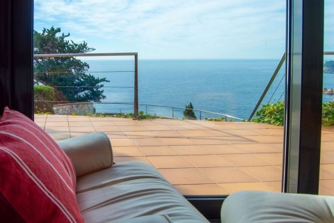 Сasa de 5 dormitorios en venta en Tossa de Mar, Gerona, Cataluña, Spain № 7086 - foto 14