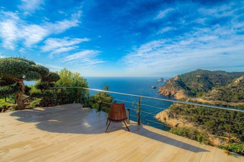 Сasa de 5 dormitorios en venta en Tossa de Mar, Gerona, Cataluña, Spain № 7086