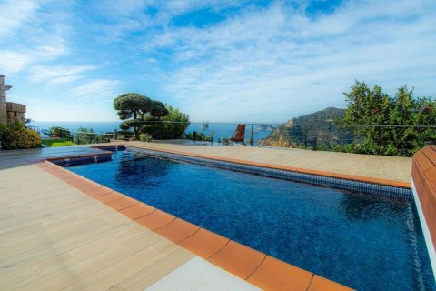 Сasa de 5 dormitorios en venta en Tossa de Mar, Gerona, Cataluña, Spain № 7086 - foto 22
