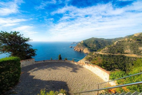 Сasa de 5 dormitorios en venta en Tossa de Mar, Gerona, Cataluña, Spain № 7086 - foto 28