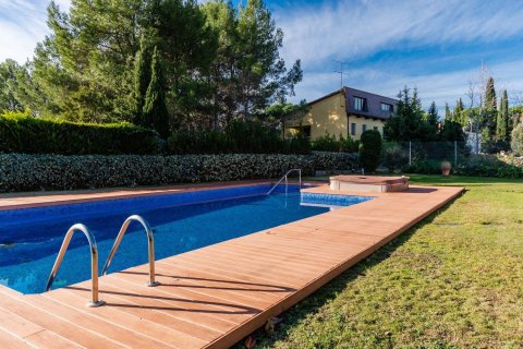 7 bedrooms villa for sale in Cerdanyola Del Valles, Barcelona, Catalonia, Spain № 1137 - photo 10