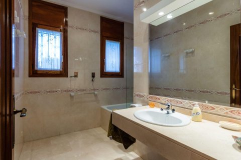 7 bedrooms villa for sale in Cerdanyola Del Valles, Barcelona, Catalonia, Spain № 1137 - photo 19