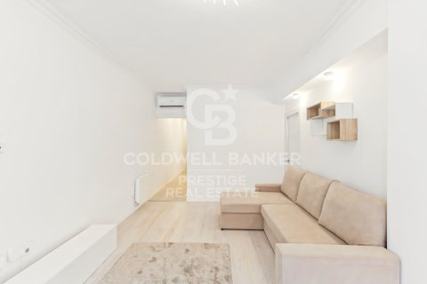 Apartamento de 4 dormitorios en venta en Barcelona, Cataluña, Spain № 5445 - foto 3