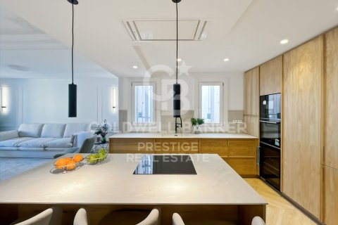 Apartamento de 3 dormitorios en venta en Barcelona, Cataluña, Spain № 5442 - foto 9