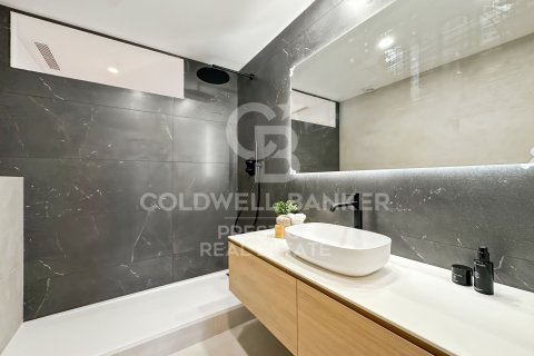 Apartamento de 3 dormitorios en venta en Barcelona, Cataluña, Spain № 5442 - foto 17