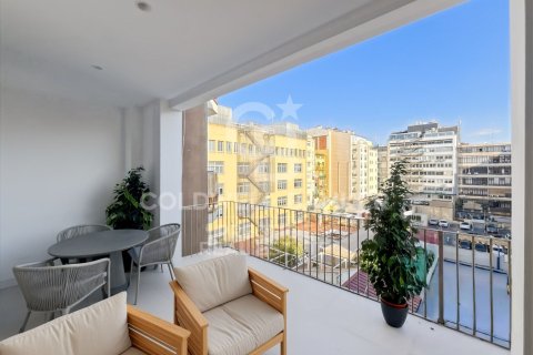 Apartamento de 3 dormitorios en venta en Barcelona, Cataluña, Spain № 5442 - foto 2