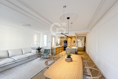 Apartamento de 3 dormitorios en venta en Barcelona, Cataluña, Spain № 5442 - foto 6