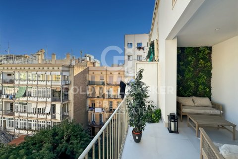Apartamento de 3 dormitorios en venta en Barcelona, Cataluña, Spain № 5442 - foto 16