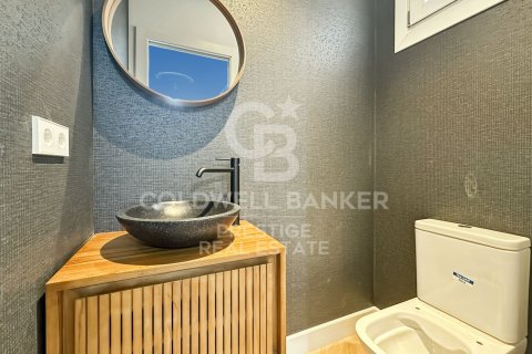 Apartamento de 3 dormitorios en venta en Barcelona, Cataluña, Spain № 5442 - foto 19