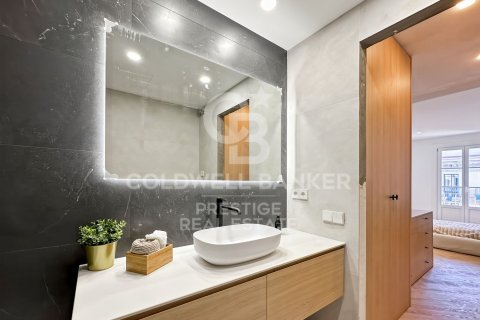 Apartamento de 3 dormitorios en venta en Barcelona, Cataluña, Spain № 5442 - foto 18