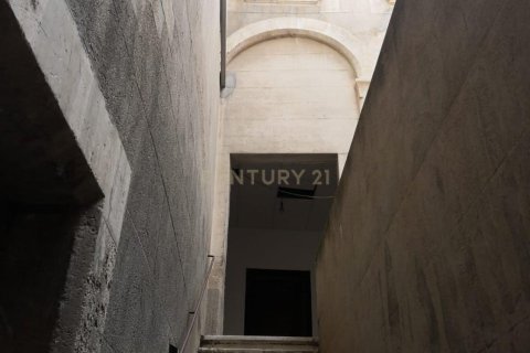 Propiedad comercial de 753 m² en venta en Vilafranca Del Penedes, Barcelona, Cataluña, Spain № 6997 - foto 2
