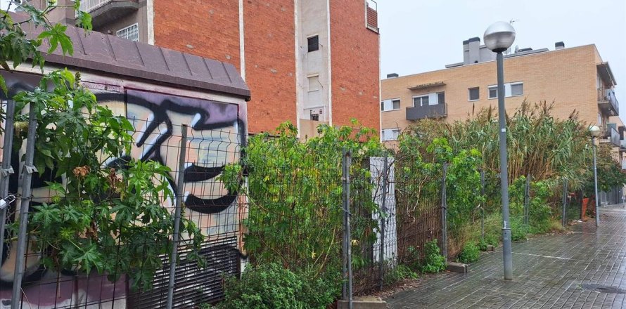 Parcela en venta en Badalona, Barcelona, Cataluña, Spain № 6996