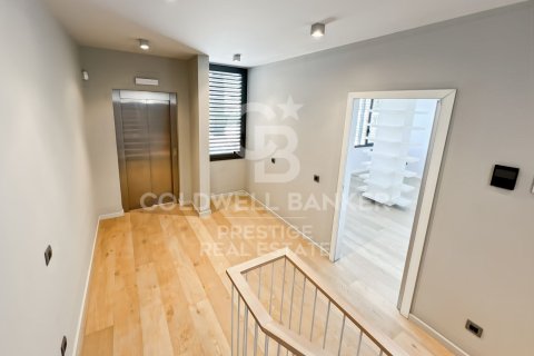 4 bedrooms house for sale in Barcelona, Catalonia, Spain № 7830 - photo 17