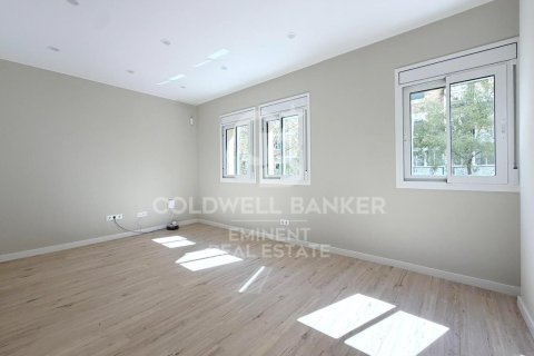 2 bedrooms apartment for sale in Barcelona, Catalonia, Spain № 7827 - photo 11