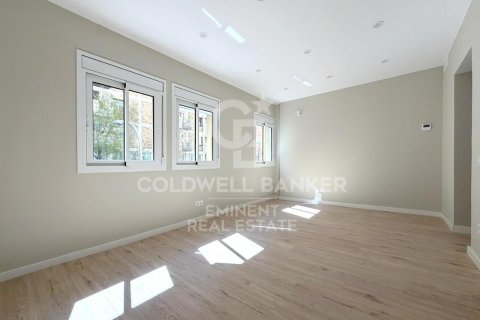 2 bedrooms apartment for sale in Barcelona, Catalonia, Spain № 7827 - photo 12