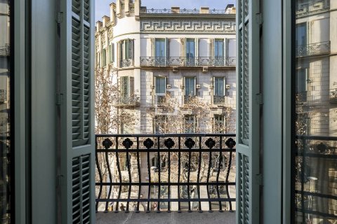 Apartamento de 3 dormitorios en venta en Barcelona, Cataluña, Spain № 8769 - foto 8
