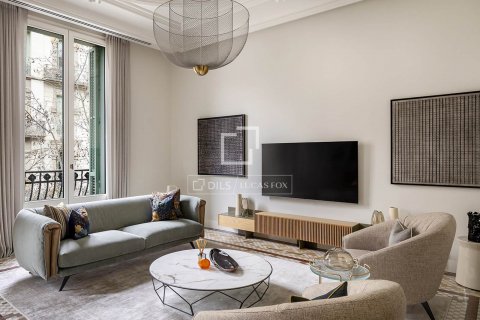 Apartamento de 3 dormitorios en venta en Barcelona, Cataluña, Spain № 8769 - foto 5