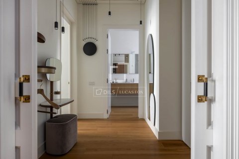 Apartamento de 3 dormitorios en venta en Barcelona, Cataluña, Spain № 8769 - foto 11