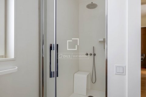 Apartamento de 3 dormitorios en venta en Barcelona, Cataluña, Spain № 8769 - foto 13