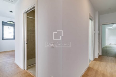 Apartamento de 3 dormitorios en venta en L'Hospitalet de Llobregat, Barcelona, Cataluña, Spain № 8766 - foto 20